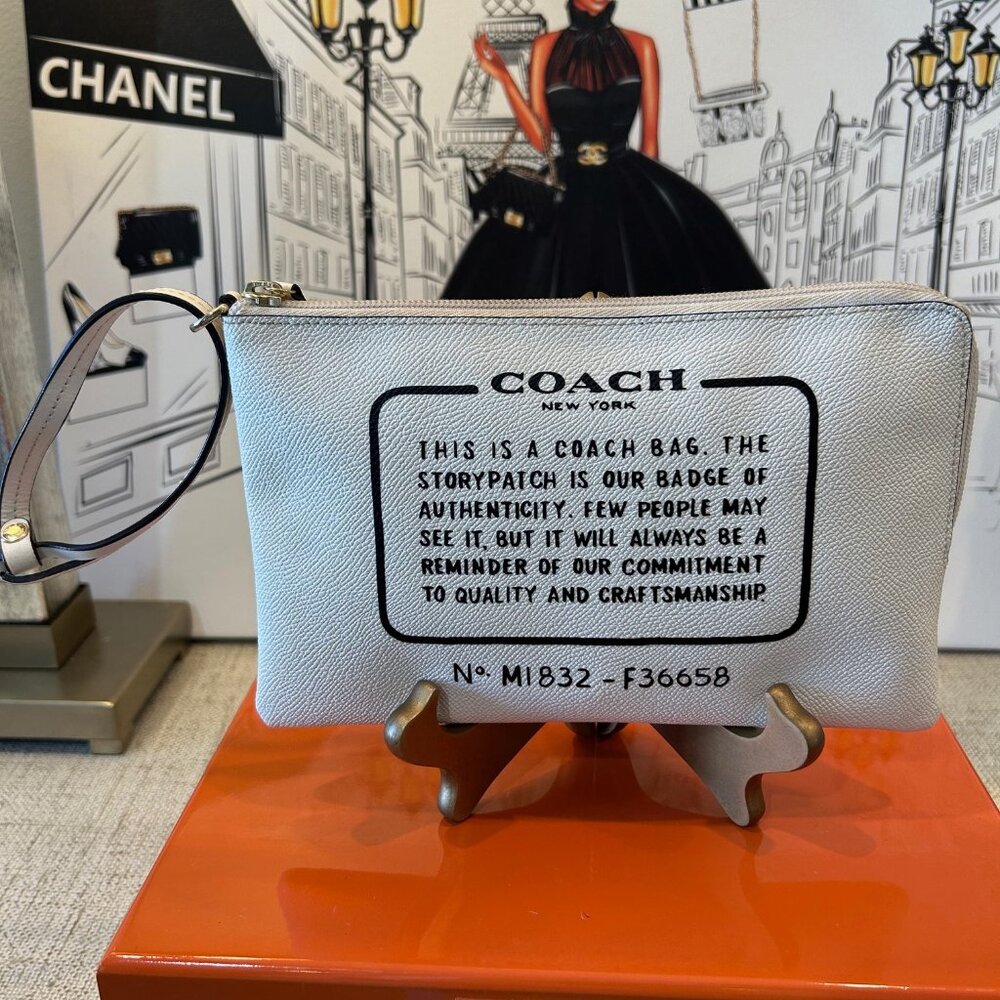 Coach "Storypatch" Wristlet Chalk White - Picture 2 of 7